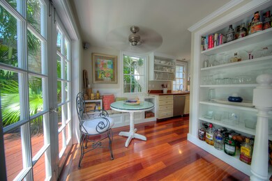 (5) 1121 Southard St-8