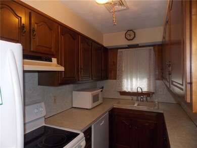 52 Audubon Ave, Providence, RI 02908 - photo 5