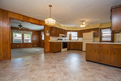 6209 Apex Dr, Louisville, KY 40219 - photo 6