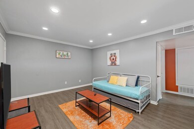 3611 Graustark St unit 15, Houston, TX 77006 - photo 4