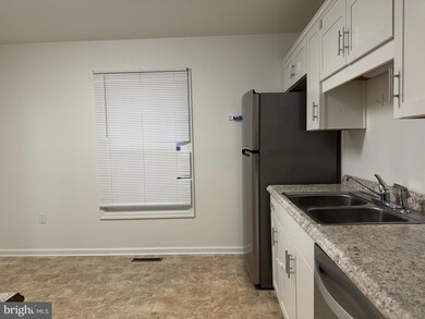 429 W Caracas Ave, Hershey, PA 17033 - photo 5