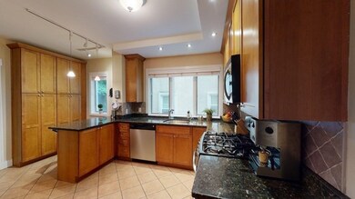 307 Tappan St unit 1, Brookline, MA 02445 - photo 6