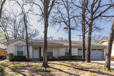 1013 Henson Dr, Hurst, TX 76053 - photo 2