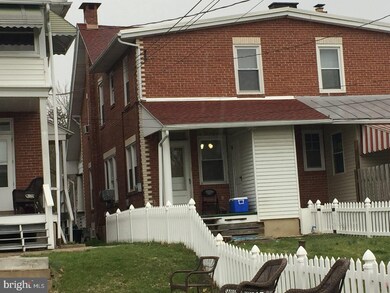 222 N Waverly St, Reading, PA 19607 - photo 2