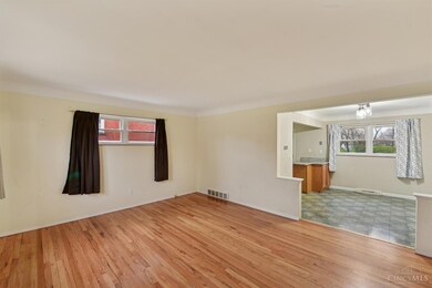 6629 Charann Ln, Cincinnati, OH 45224 - photo 4