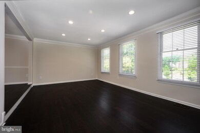 10910 Bloomingdale Dr, Rockville, MD 20852 - photo 3