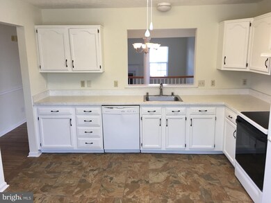 211 Tolbelt Ct, Stafford, VA 22554 - photo 5