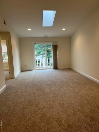 912 Altessa Blvd unit 912, Melville, NY 11747 - photo 3