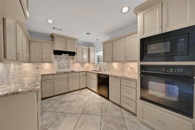 402 Odessa Dr, Magnolia, TX 77354 - photo 4