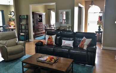 709 NW Horizon St, Lake City, FL 32055 - photo 2