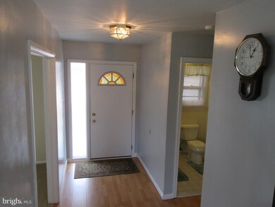 9 Mitchell Cir, Newark, DE 19713 - photo 2