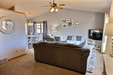 525 Ash St, Oregon, WI 53575 - photo 4