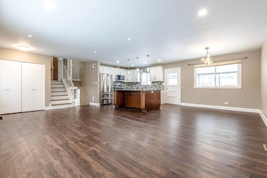 681 S Mount Prospect Rd, Des Plaines, IL 60016 - photo 3