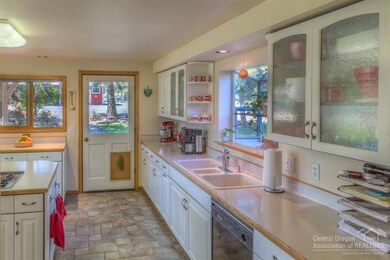 23265 Cindy Ct, Bend, OR 97701 - photo 5