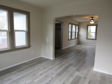 721 Mitchell St, Klamath Falls, OR 97601 - photo 5