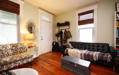 1370- Living Room (4)