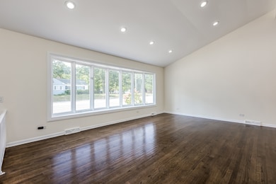 8717 Gross Point Rd, Skokie, IL 60077 - photo 4