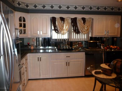 154 Woodbine Ave, Staten Island, NY 10314 - photo 5