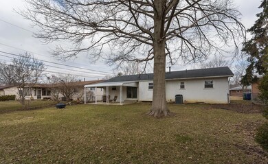 1235 Saling Dr, Columbus, OH 43229 - photo 5