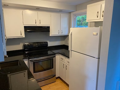 135 W Main St unit 23, Hyannis, MA 02601 - photo 4