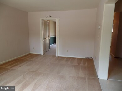 6014 Queenston St, Springfield, VA 22152 - photo 6