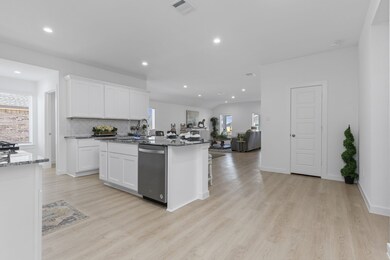 1210 Sandy Shore Ln, Iowa Colony, TX 77583 - photo 4