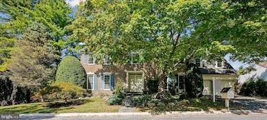 9537 Fox Hollow Dr, Potomac, MD 20854 - photo 2