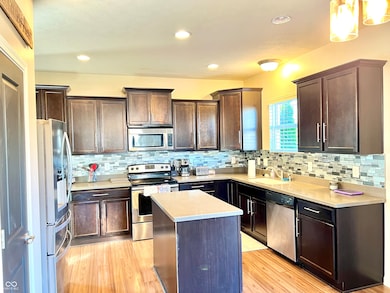 5778 W Commonview Dr, Mc Cordsville, IN 46055 - photo 3