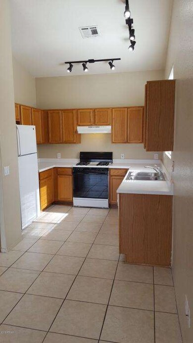LARGE KITCHEN