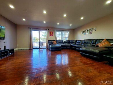 113 Highview Dr, Woodbridge, NJ 07095 - photo 4