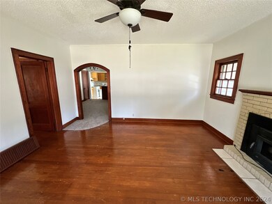 210 N Bluff Ave, Tahlequah, OK 74464 - photo 2