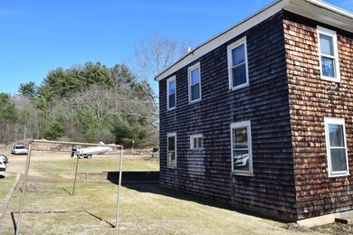 11-17 Oak St, Barre, MA 01005 - photo 3