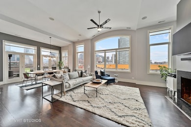 711 W Grand Ave unit 503, Chicago, IL 60654 - photo 2