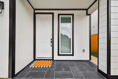 5027 Willow Glen Dr unit B, Houston, TX 77033 - photo 2