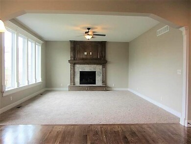 800 S Franklin St, Raymore, MO 64083 - photo 3