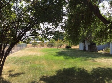 6350 Mcloughlin Dr, Central Point, OR 97502 - photo 4