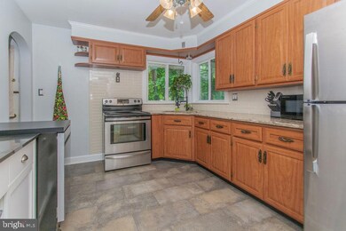 764 Floral Ave, Chambersburg, PA 17201 - photo 4