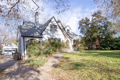 303 Lauderdale Rd, Nashville, TN 37205 - photo 2