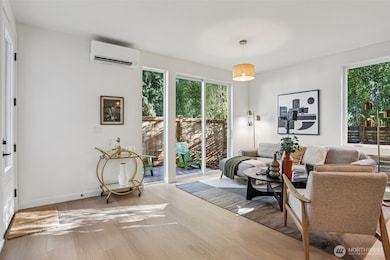 13748 Stone Ave N, Seattle, WA 98133 - photo 4