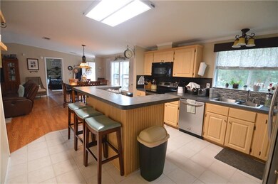 6135 Simons Rd, Zephyrhills, FL 33541 - photo 3