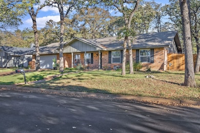 1304 W Redbud Dr, Hurst, TX 76053 - photo 3