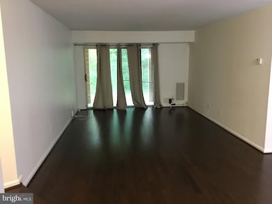 5833 Cove Landing Rd unit 102, Burke, VA 22015 - photo 4