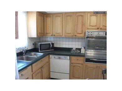 NICE SIZE UPDATED EAT-IN KITCHEN!