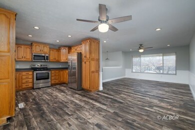Kitchen/ Dining Area