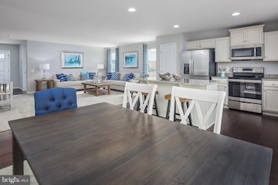 52 Banks Ave, Bunker Hill, WV 25413 - photo 4