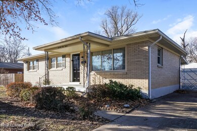 004-photo-front-view-8822706