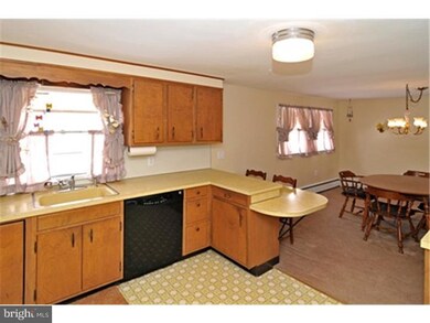 1407 Marlyns Ln, North Wales, PA 19454 - photo 7