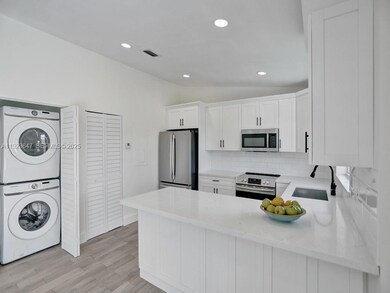 13529 SW 62nd St unit 5, Miami, FL 33183 - photo 4