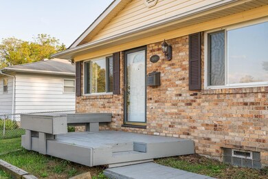 1683 Coronet Dr, Columbus, OH 43224 - photo 4