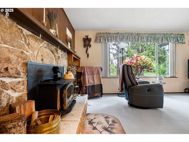 8157 Thurston Rd, Springfield, OR 97478 - photo 7